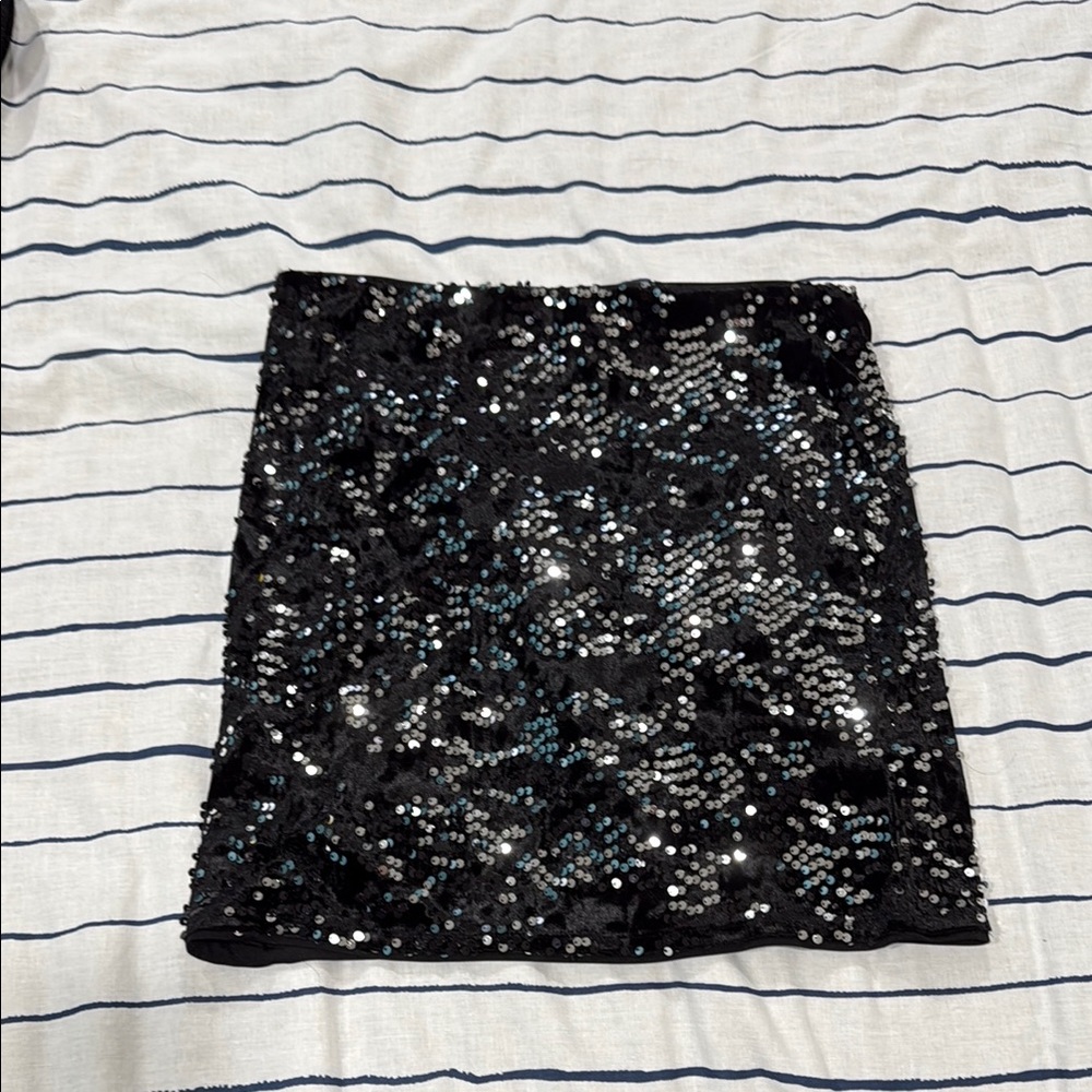 H&M Black Sequin Pencil Skirt